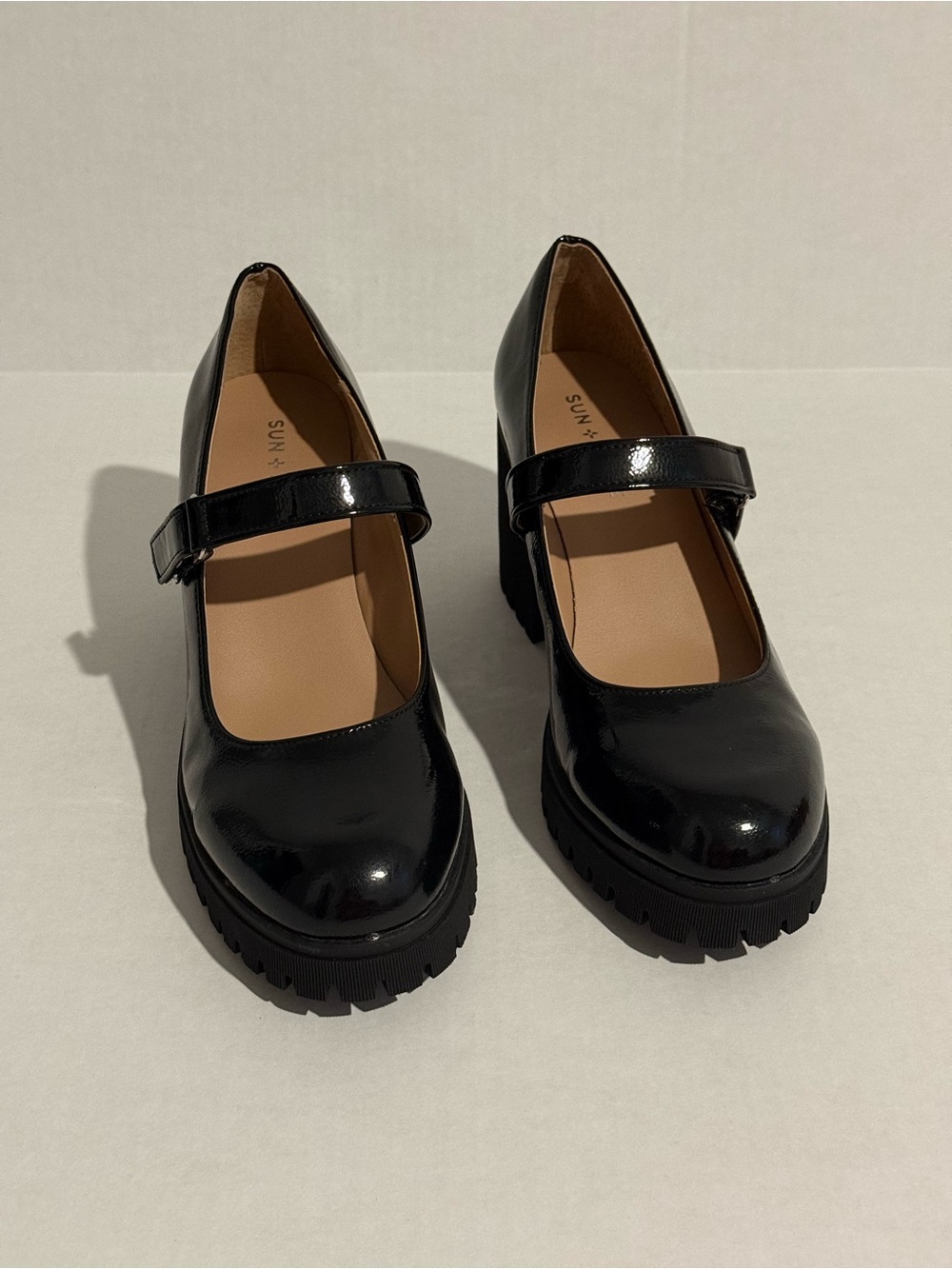 Sun + Stone Black Patent Mary Jane Lug Block Heel Size 9.5 - Picture 4 of 13